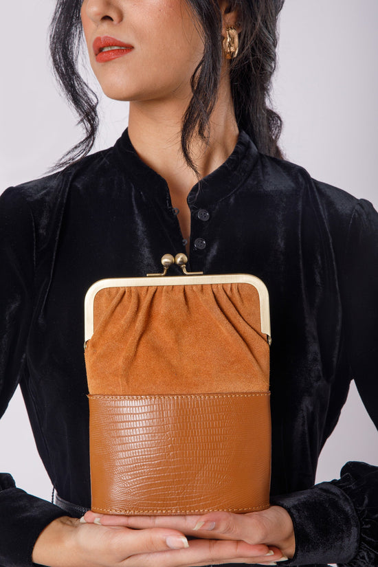 ARA CLASP BAG
